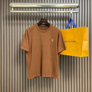 louis vuitton تيشيرت