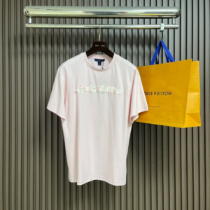 louis vuitton تيشيرت