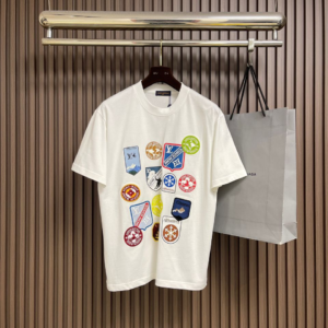 louis vuitton تيشيرت