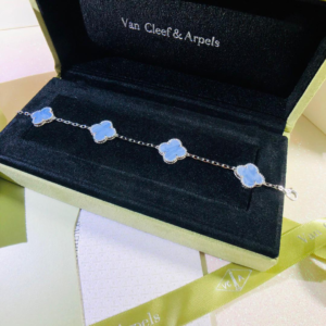 van cleef & arpels سلسلة