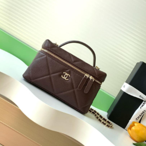 prada شنطة نسائية