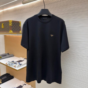 prada تيشيرت