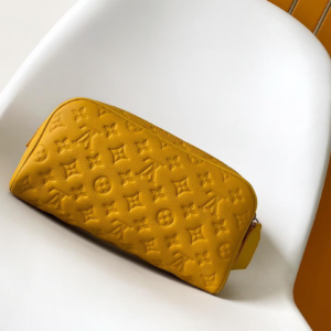 louis vuitton شنطة رجالي