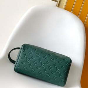 louis vuitton شنطة رجالي
