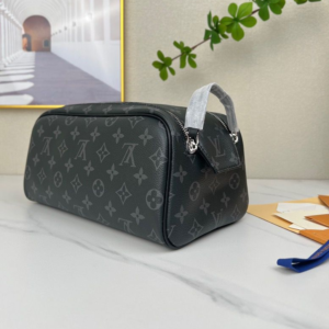 louis vuitton شنطة رجالي