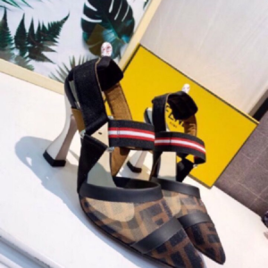 fendi حذاء نسائي