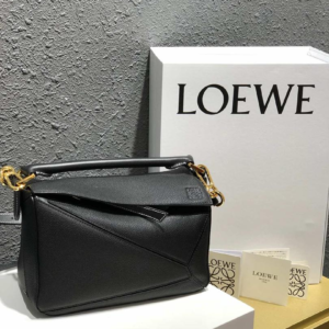 loewe شنطة نسائي