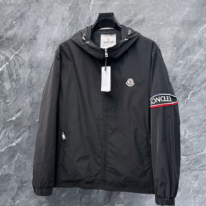 moncler جاكيت