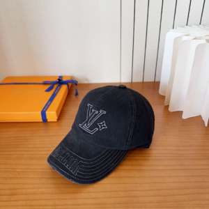 louis vuitton كاب رجالي