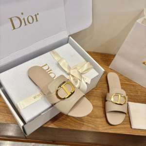 dior حذاء نسائي