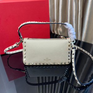 valentino شنطة نسائية