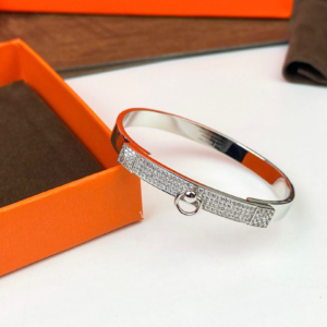 hermes اسورة نسائية