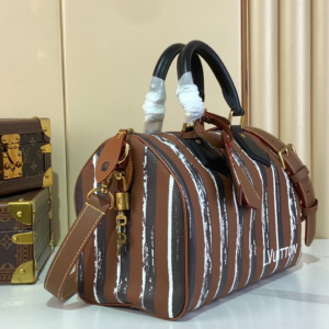 louis vuitton شنطة سفر