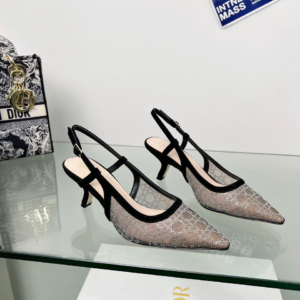 dior حذاء نسائى