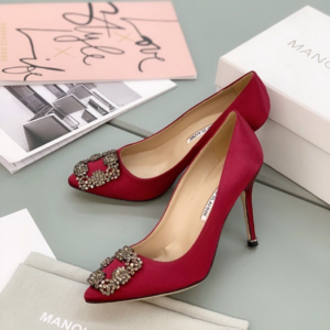 manolo blahnik حذاء نسائى