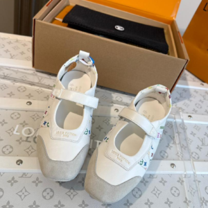 louis vuitton حذاء نسائى