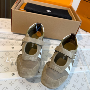 louis vuitton حذاء نسائى