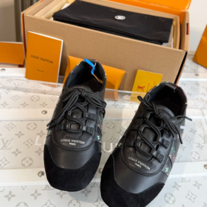 louis vuitton حذاء