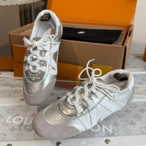 louis vuitton حذاء