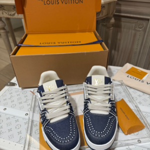 louis vuitton حذاء