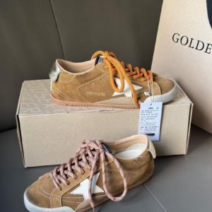 golden goose حذاء