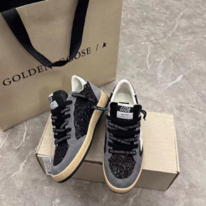 golden goose حذاء نسائى