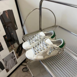 golden goose حذاء نسائى