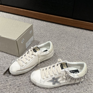 golden goose حذاء نسائى